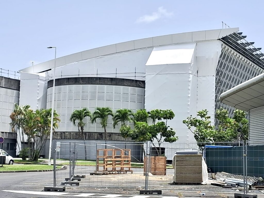 protection thermoretractable plastic aeroport Confinement, protection thermoretractable plastic-sablage-aeroport guadeloupe